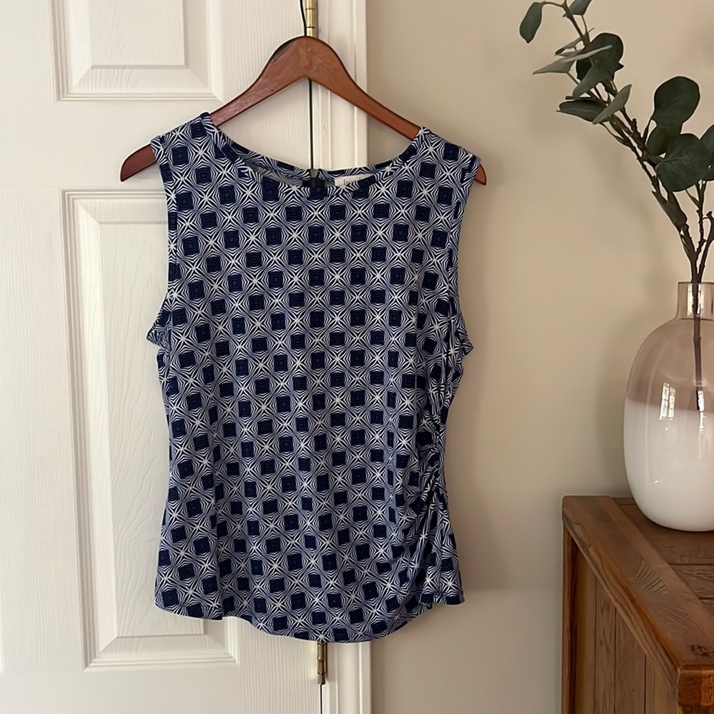 Laundry blue geometric top
